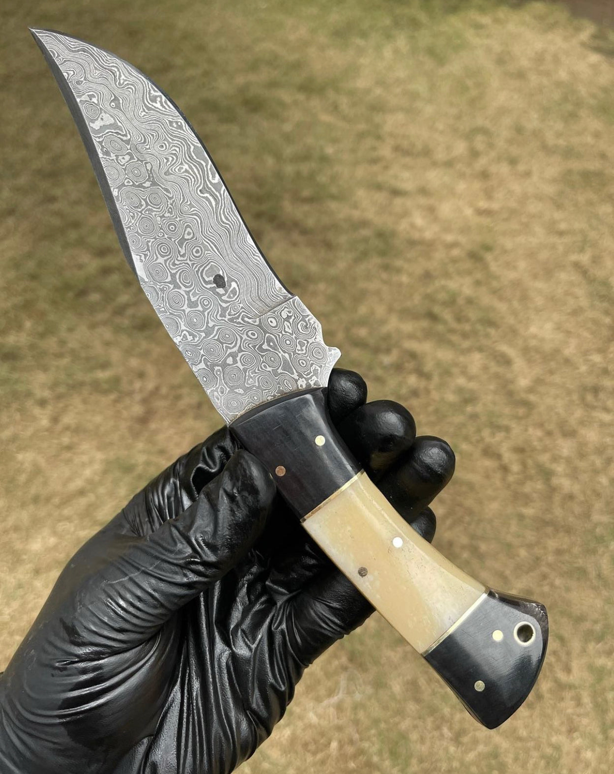 Black & White Edition Damascus Steel Hunting Knife - PhishStones Products
