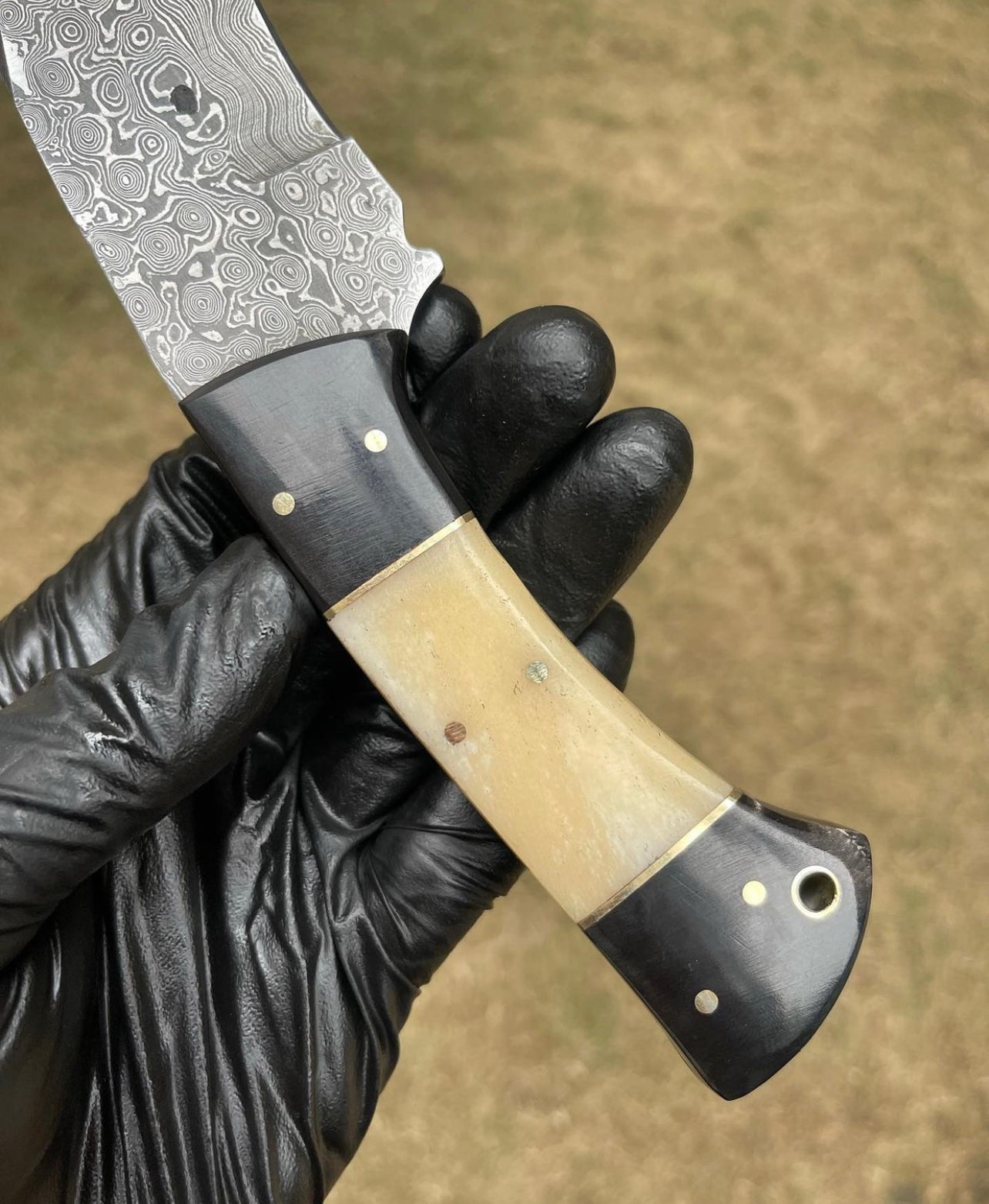 Black & White Edition Damascus Steel Hunting Knife - PhishStones Products