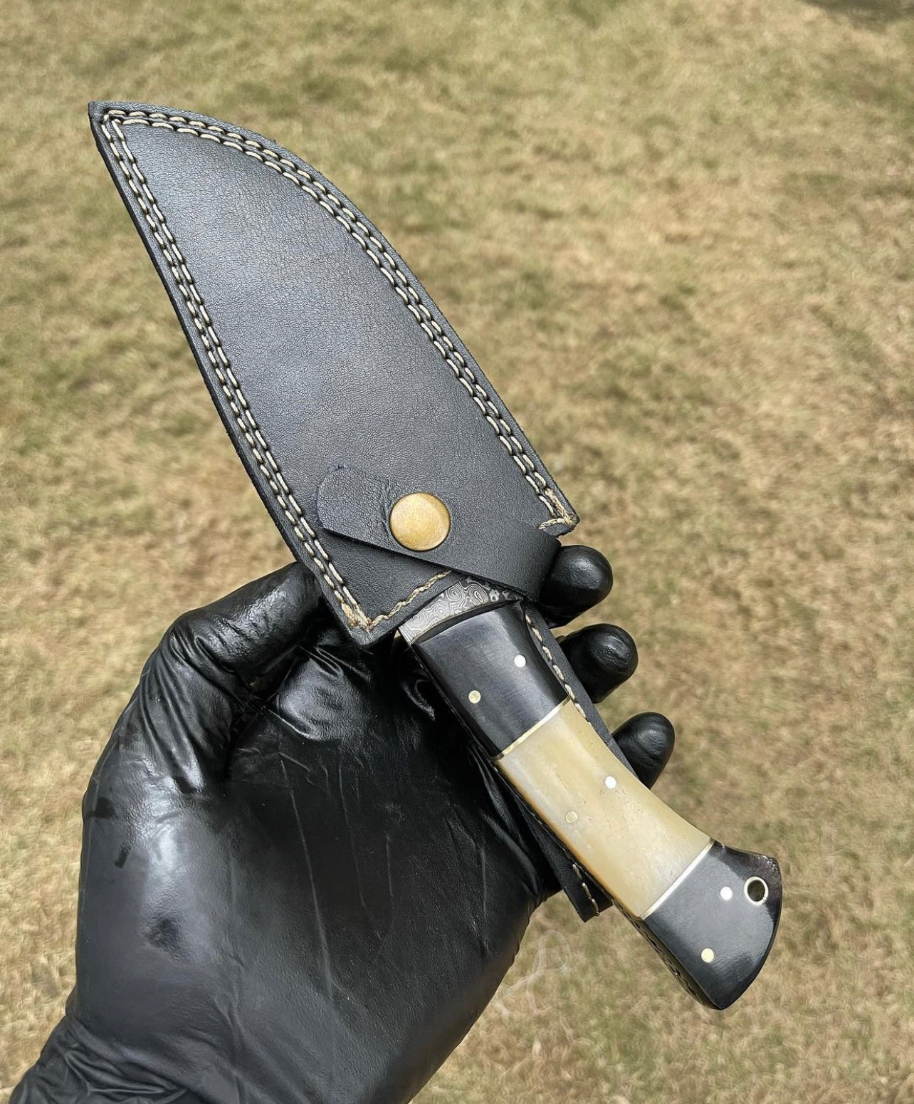 Black & White Edition Damascus Steel Hunting Knife - PhishStones Products