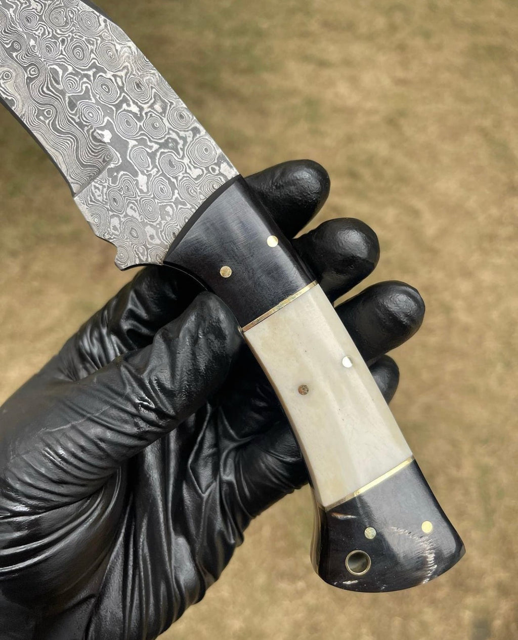 Black & White Edition Damascus Steel Hunting Knife - PhishStones Products