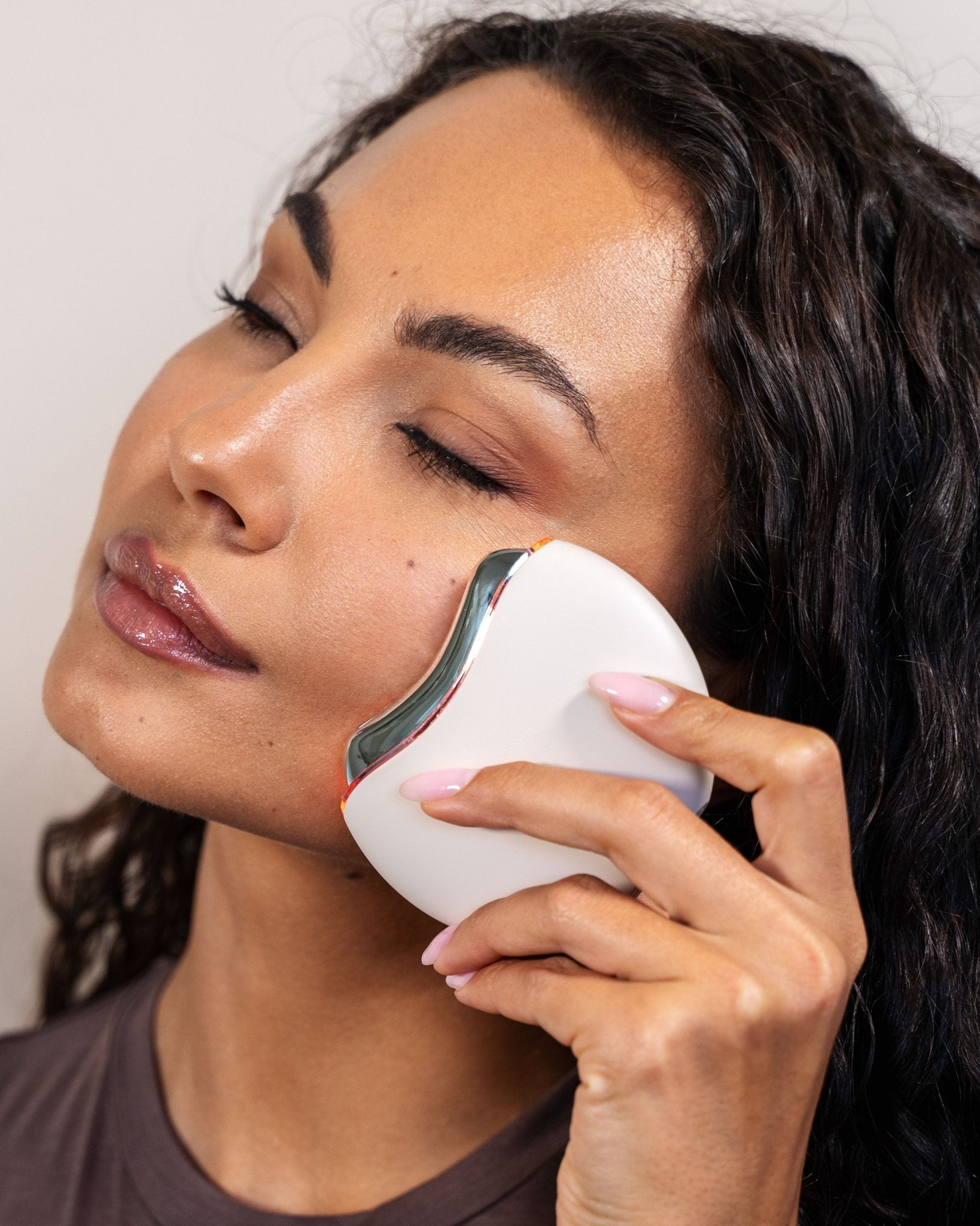 Blyss Aria — Radio Frequency Neck & Face Lifting Device - PhishStones Products
