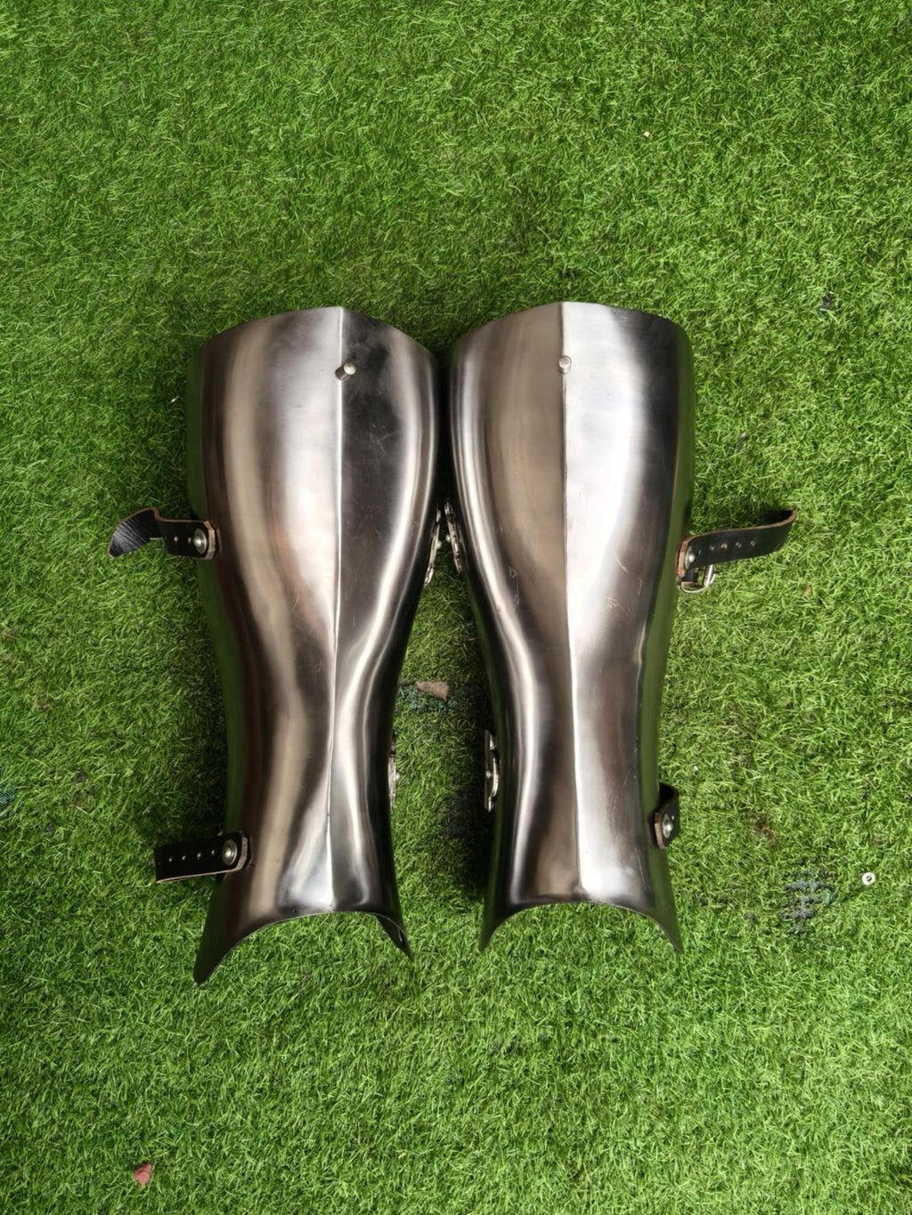 Enclosed Greaves