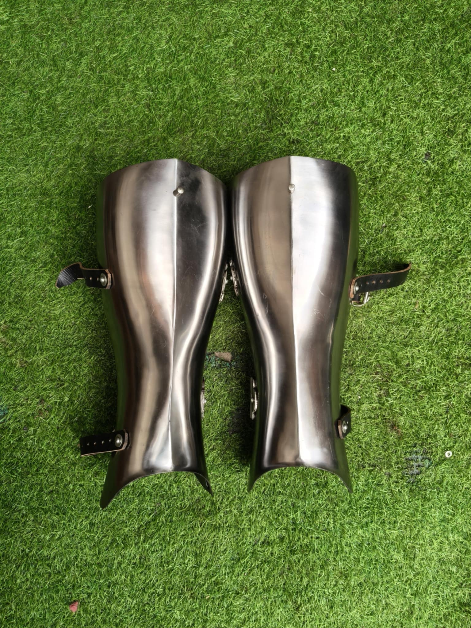Enclosed Greaves