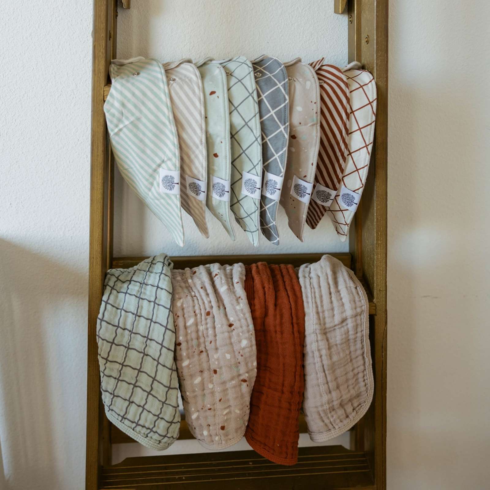 Clay Bandana Bib Set (8 pack) - PhishStones Products