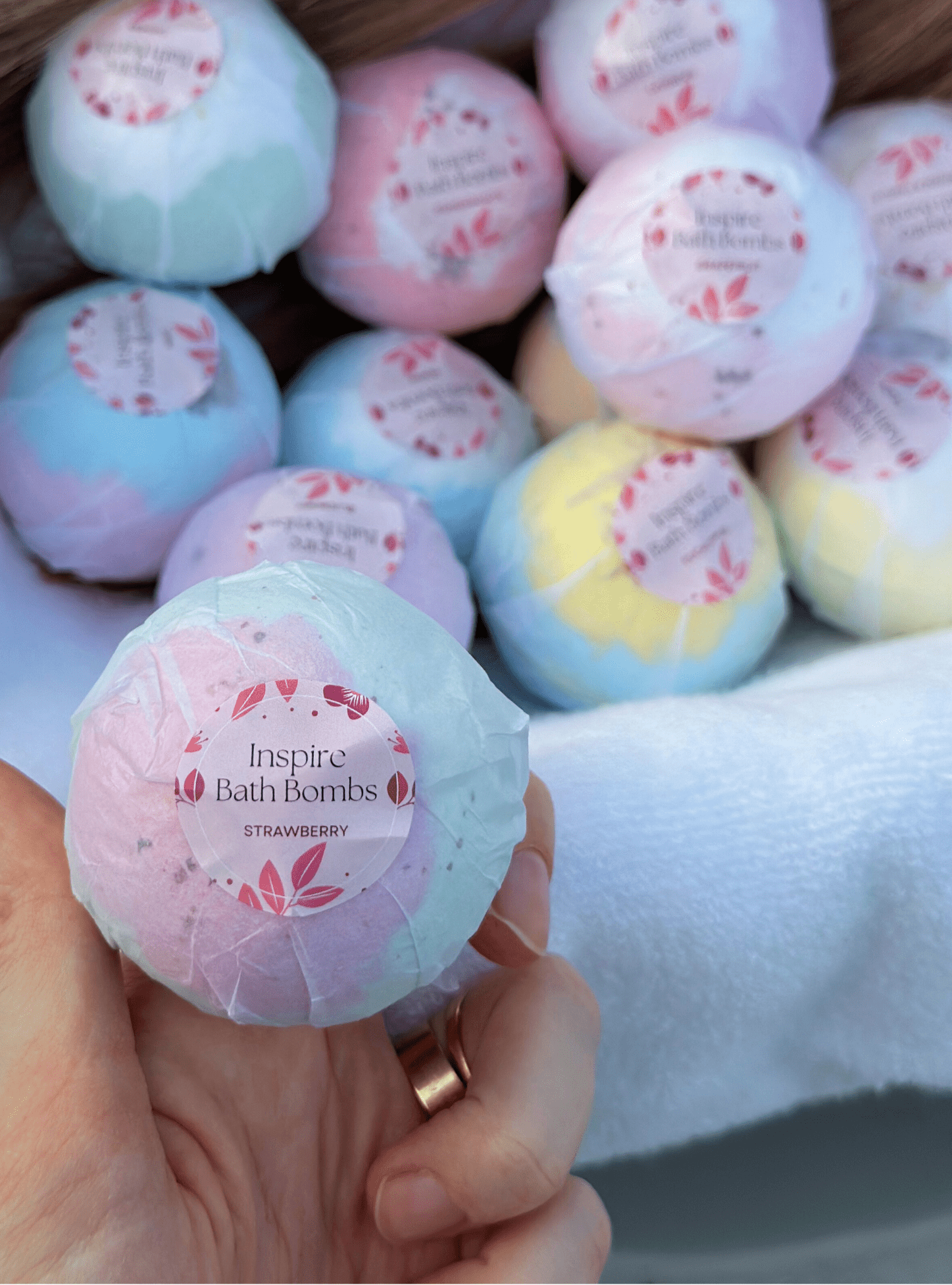 EvolutionUSA Inspire Bath Bombs for Women & Girls – 12 Flower Topped Bath Bombs Girls, Lush Womans Bathbomb Set, Organic Bath Fizzers, Luxury Gift Mothers Day, Birthday, Valentines, Easter or Self Care - PhishStones Products