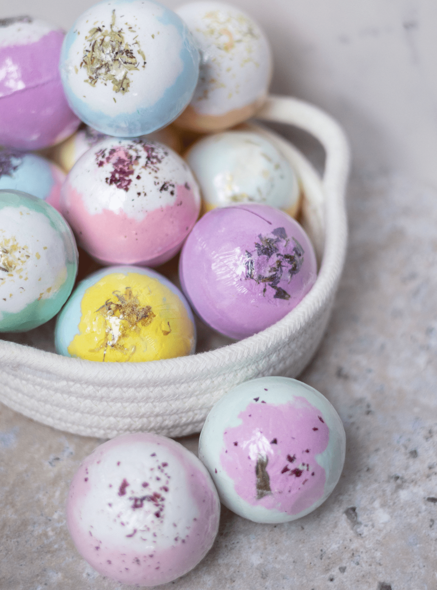 EvolutionUSA Inspire Bath Bombs for Women & Girls – 12 Flower Topped Bath Bombs Girls, Lush Womans Bathbomb Set, Organic Bath Fizzers, Luxury Gift Mothers Day, Birthday, Valentines, Easter or Self Care - PhishStones Products