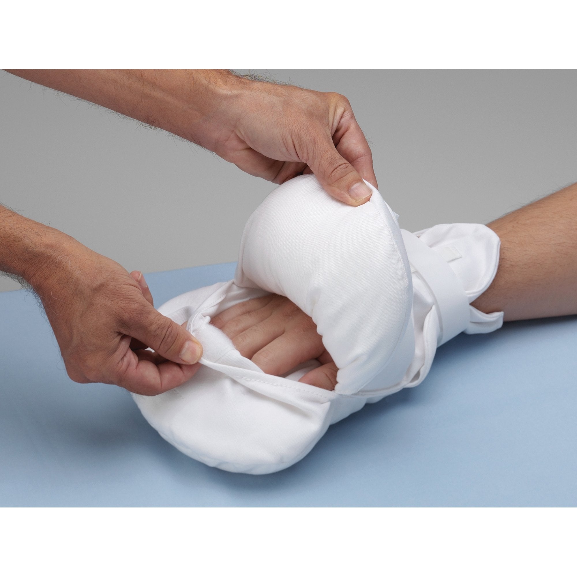 Peek-A-Boo Hand Control Mitt 2811