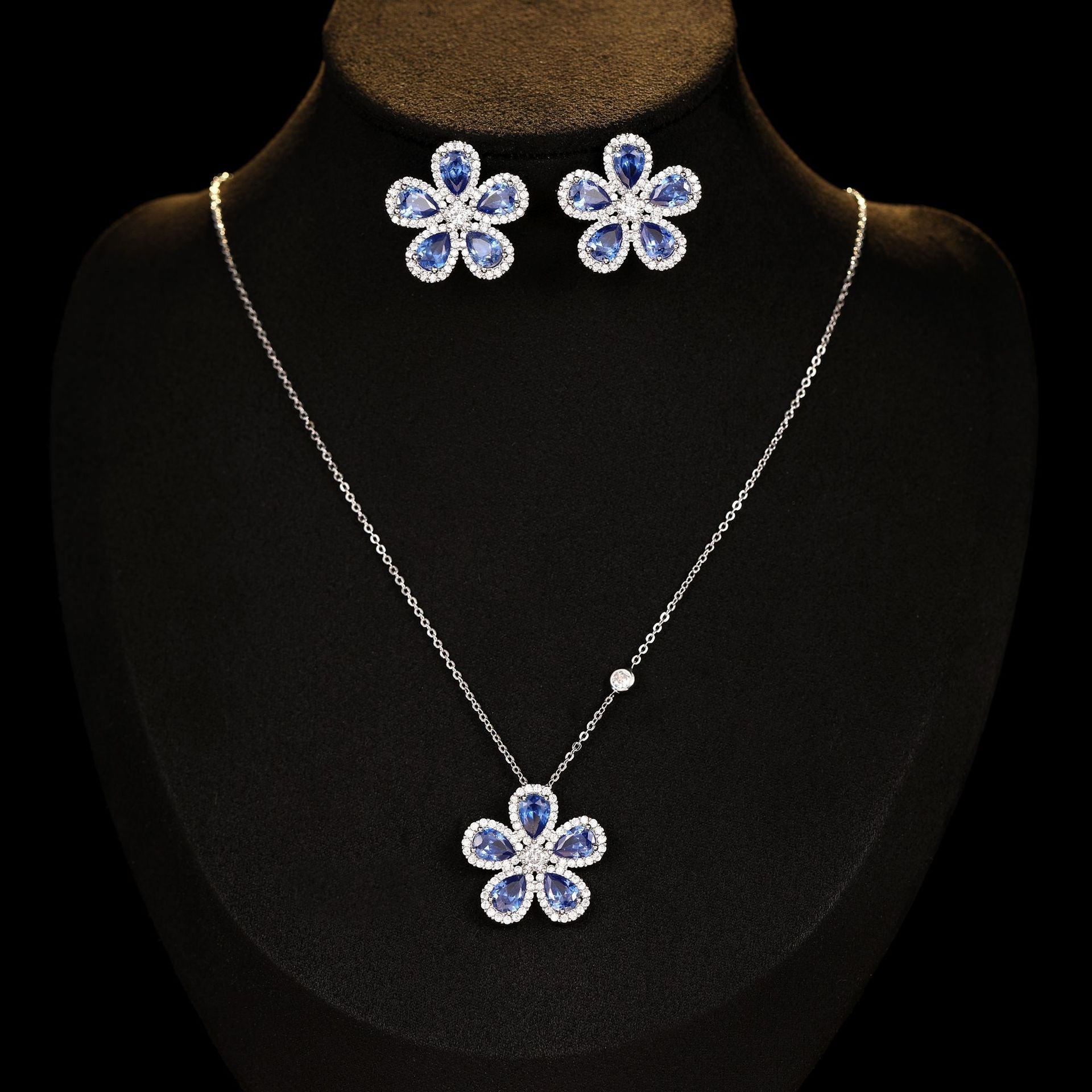 High-grade Jewelry Suit Micro Inlaid Zircon Sunflower Ear Stud Necklace A Set Of Elegant Jewelry