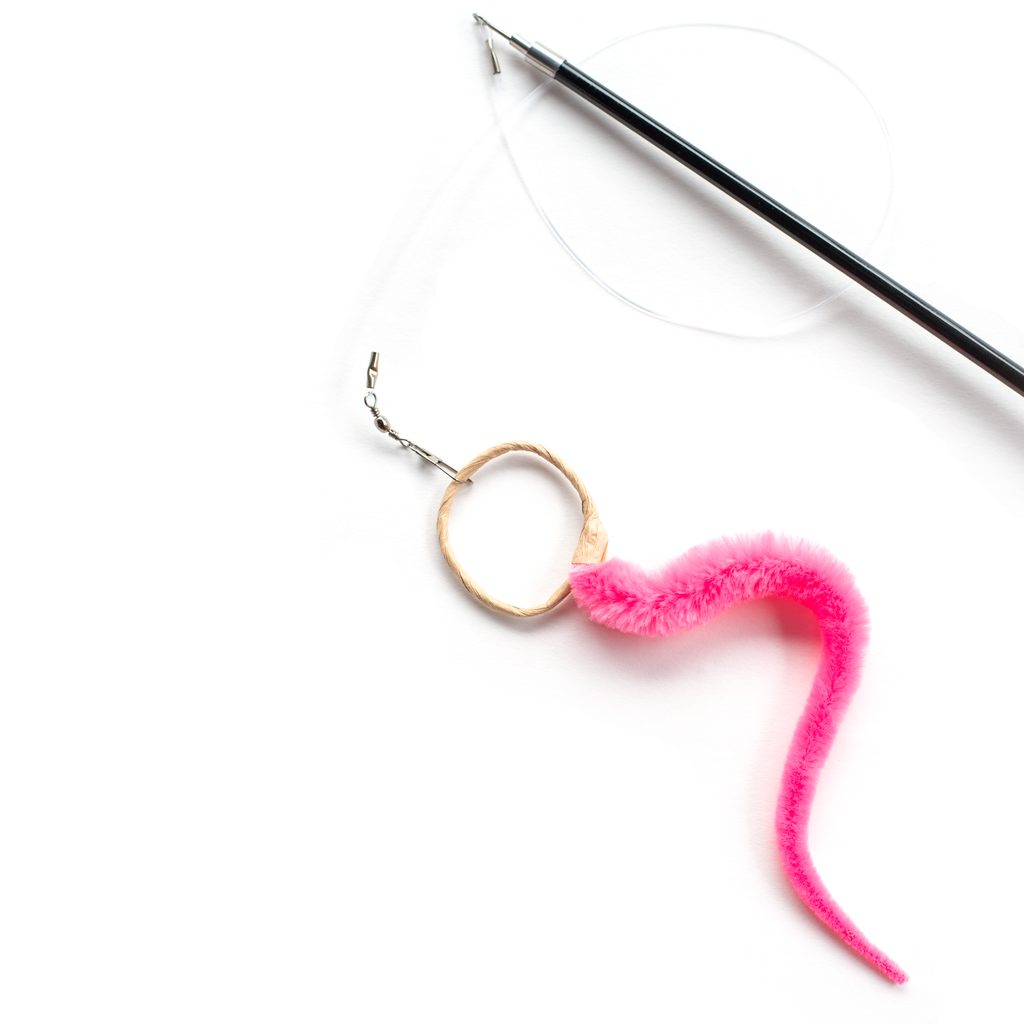 🌿🐱 A-Lure-Ring Cat Toy – Eco-Friendly Hunting Ring with Flutter Tail