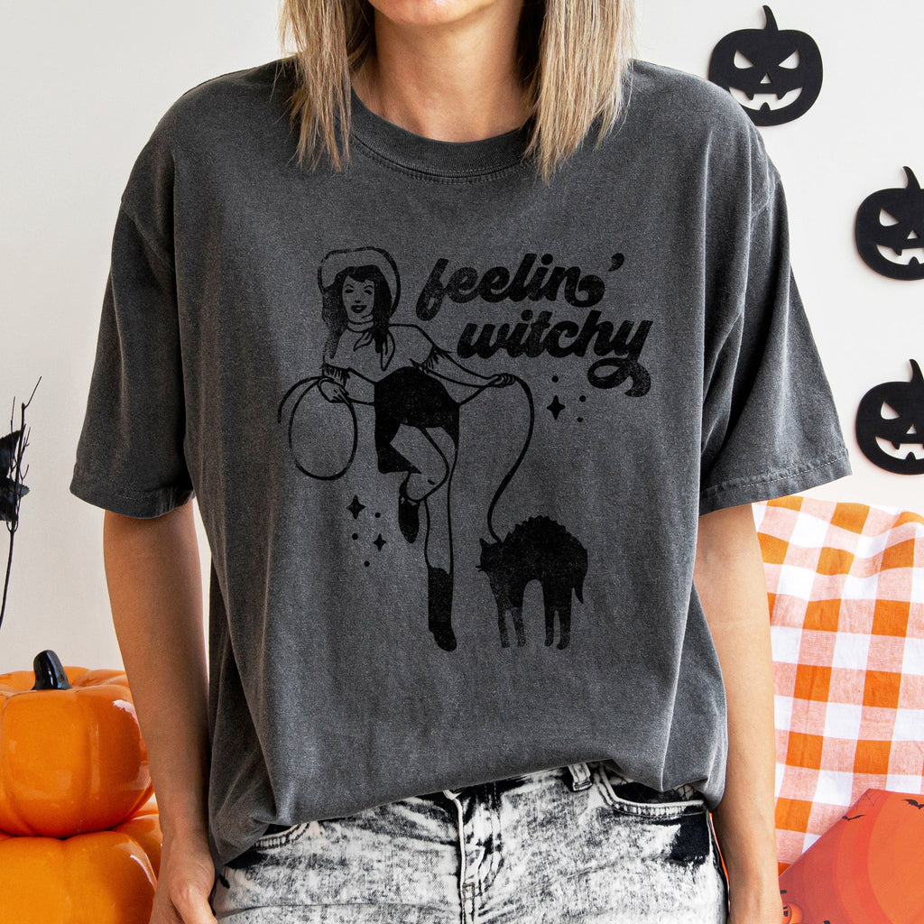 Feelin' Witchy Retro Halloween Vintage Graphic Edition Deluxe Limited Comfort Colors Tee
