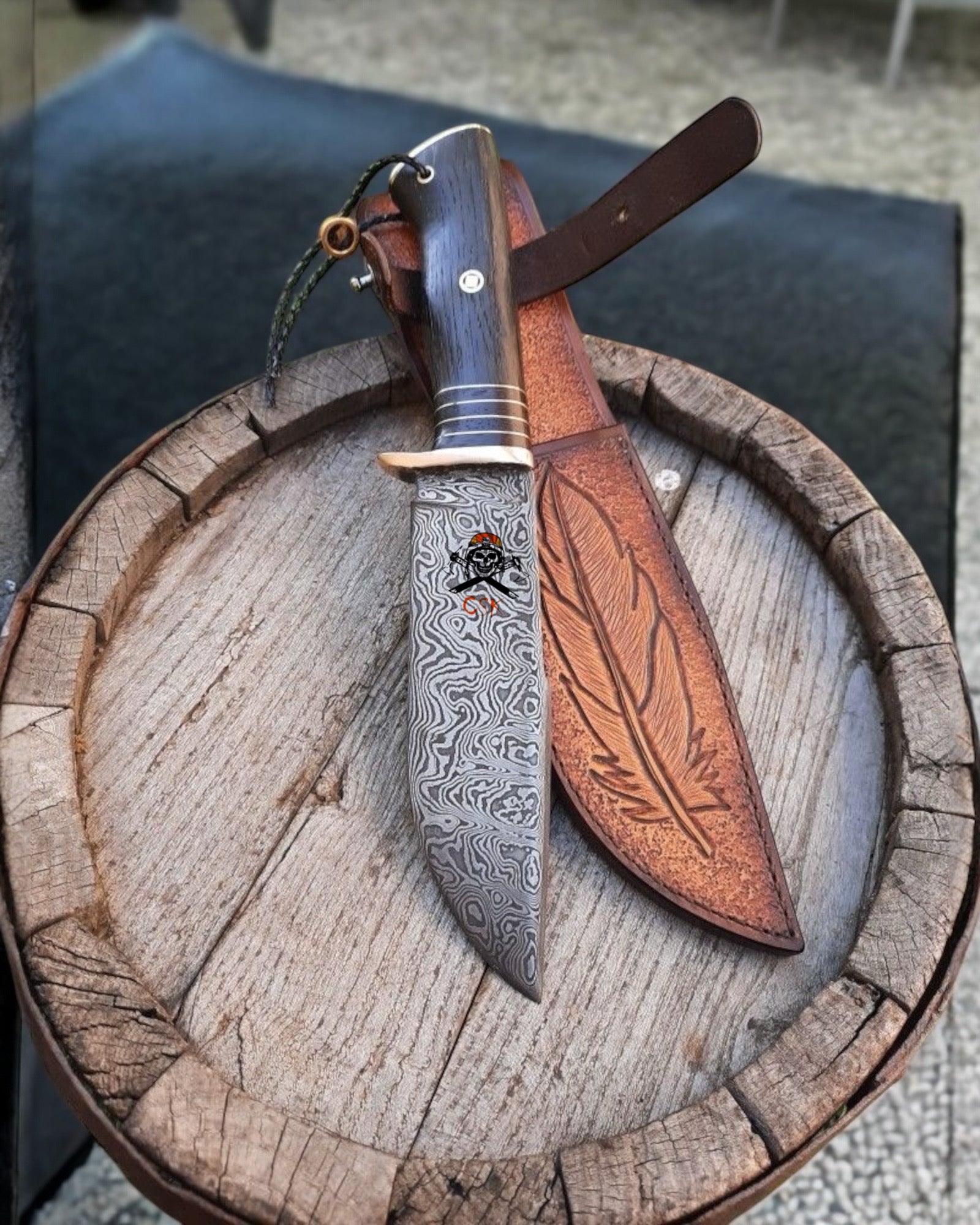 Hand - Forged Damascus Hunting Knife – Full Tang Survival Blade with Exotic Wood Handle & Leather Sheath - PhishStones Products