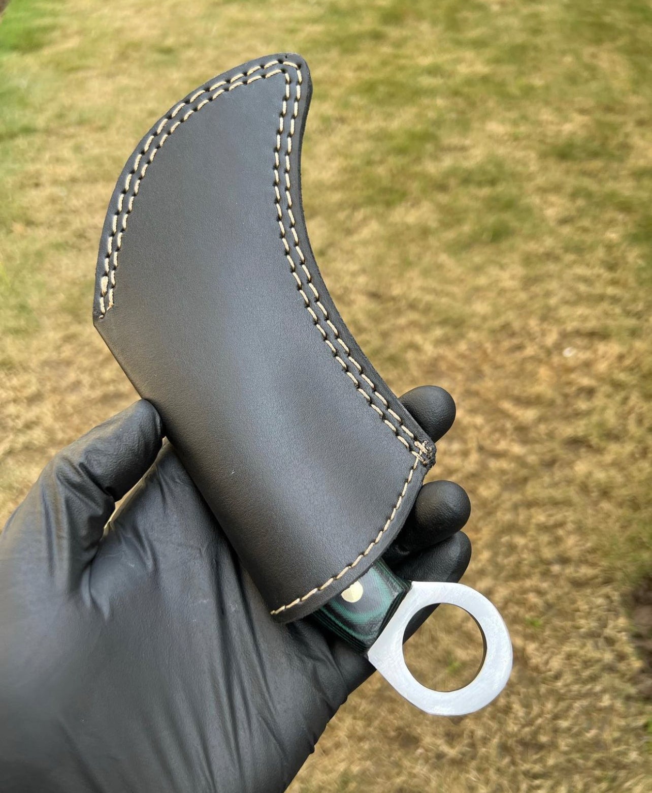 Handmade Damascus steel karambit knife - PhishStones Products