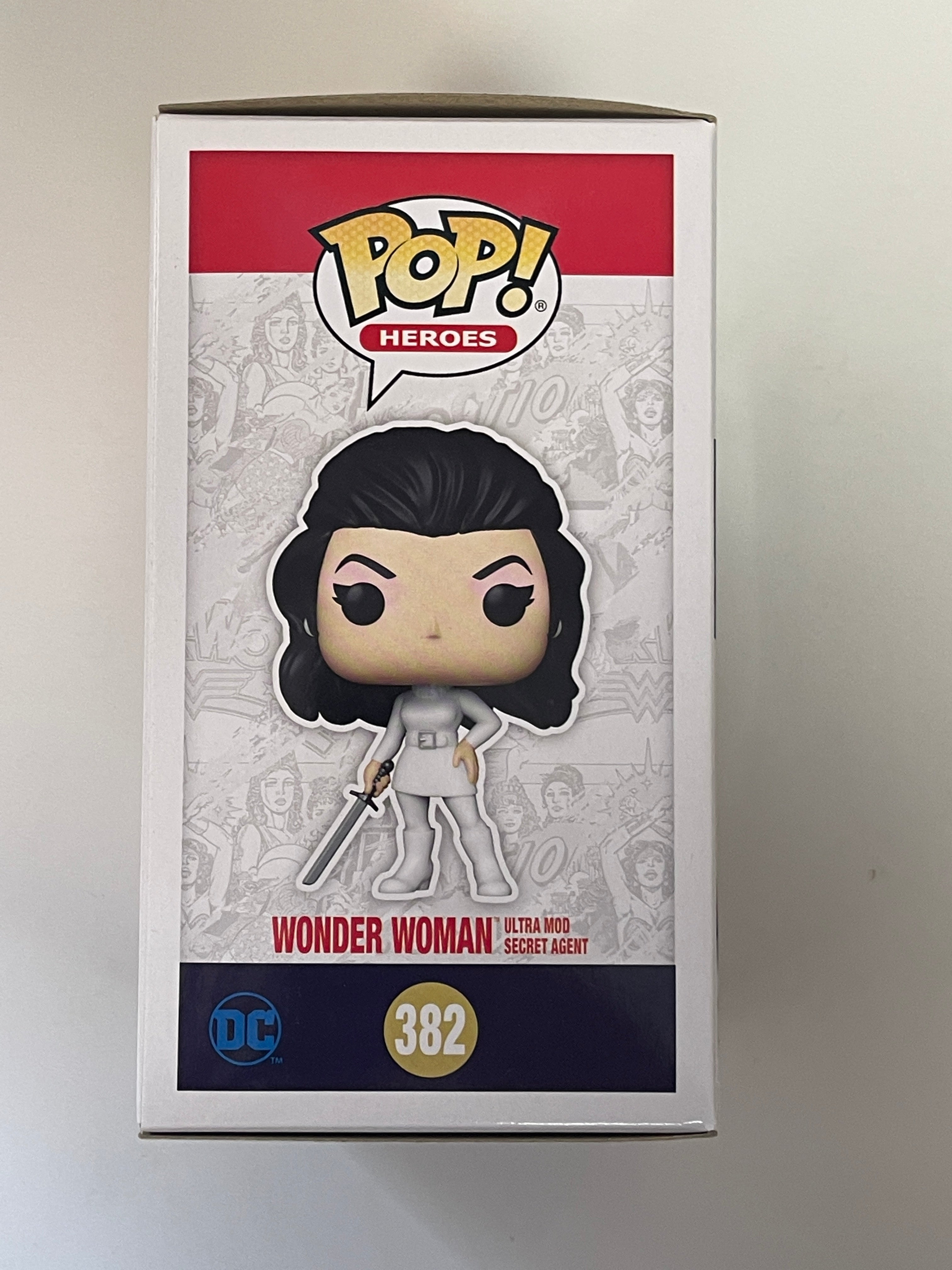 Funko Pop! DC Heroes Wonder Woman (Ultra Mod Super Agent) #382 WW 80th Anniversary