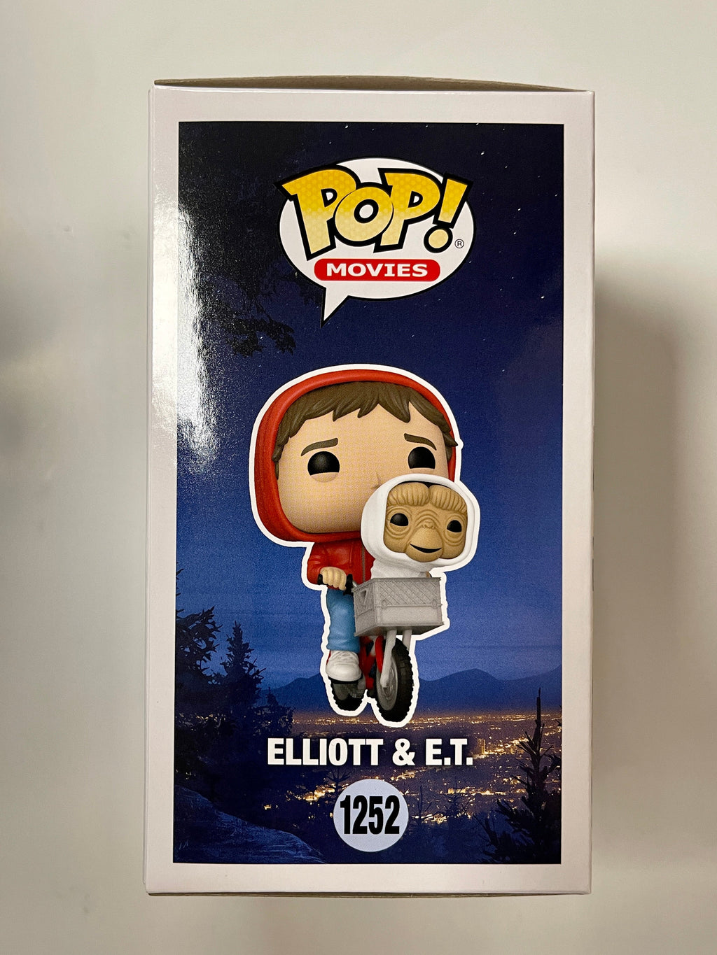 Funko Pop! Movies Elliott And E.T On Bike #1252 E.T. The Extra Terrestrial 2022