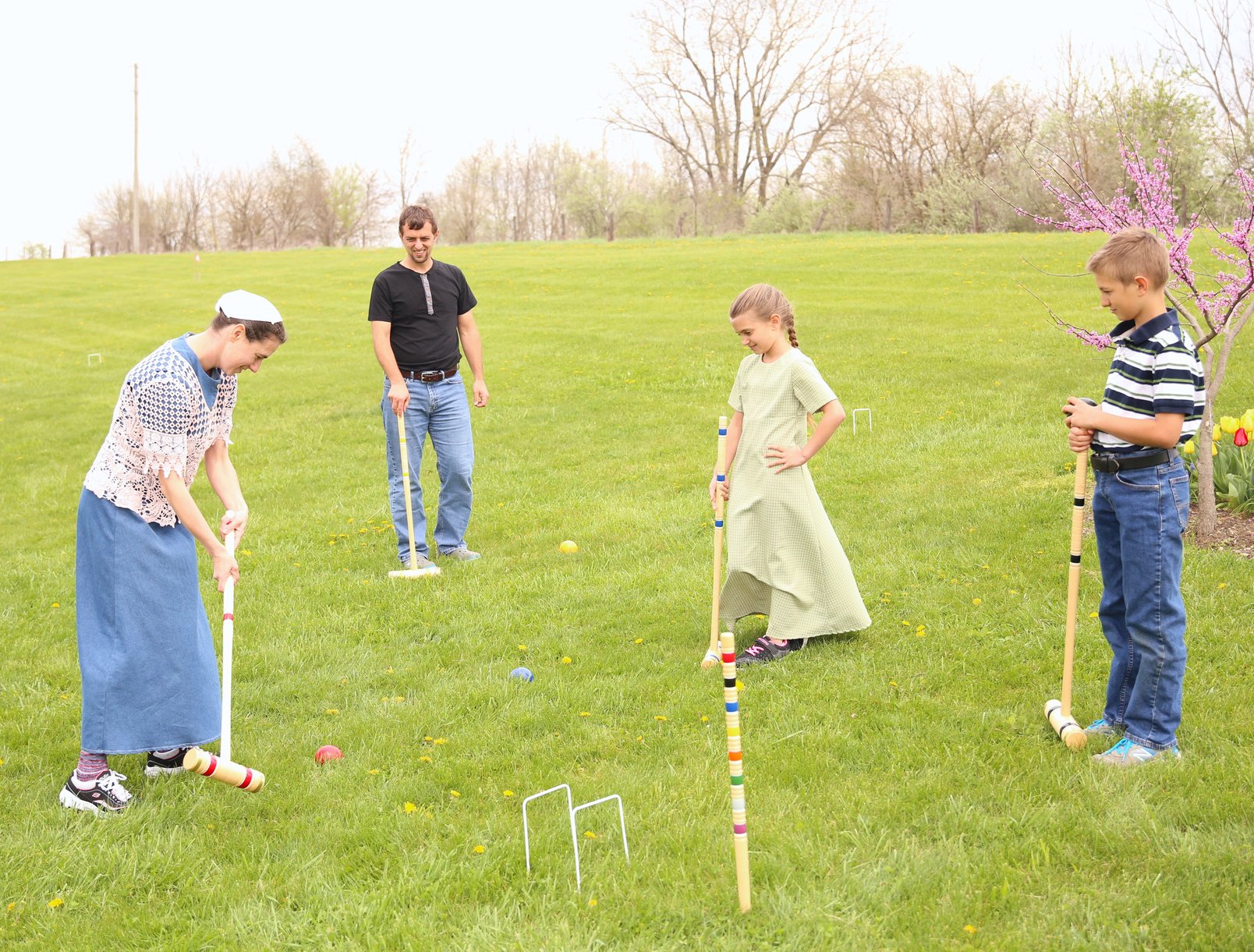 Deluxe 8-Player Croquet Game Set - Choose a Storage Option - Wooden Holder or Duffel Carry Bag