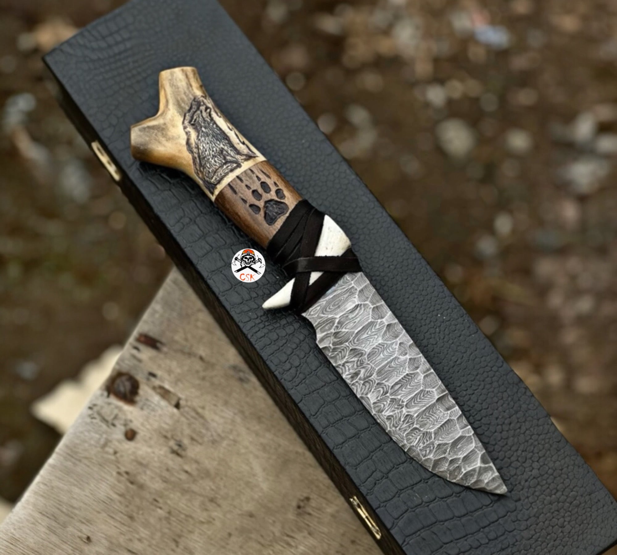 The Wolf’s Howl – Hand - Forged Damascus Hunting Knife with Carved Antler Handle - PhishStones Products
