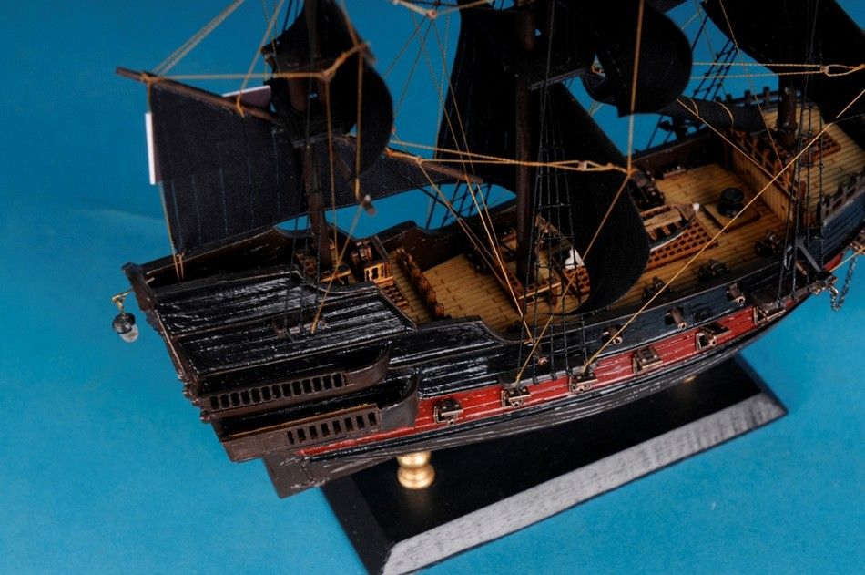 Blackbeard's Queen Anne's Revenge Limited Model Pirate Ship 15""